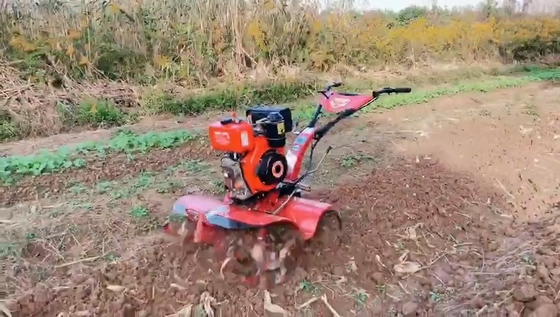 Κήπος 7HP Μίνι Tiller αγροτικό καλλιεργητή ταχύτητα εργασίας 4KM / H για τη μέγιστη παραγωγικότητα