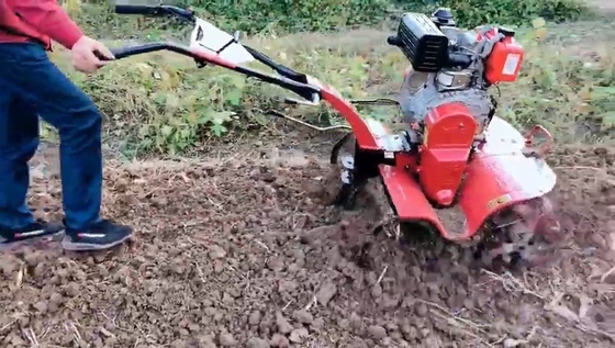 Κήπος 7HP Μίνι Tiller αγροτικό καλλιεργητή ταχύτητα εργασίας 4KM / H για τη μέγιστη παραγωγικότητα