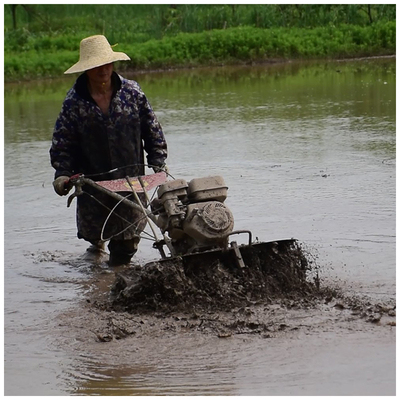 4WD Gear Transmission Mini Tiller με 1100*1050*880mm Μέγεθος και ταχύτητα εργασίας 4KM/H